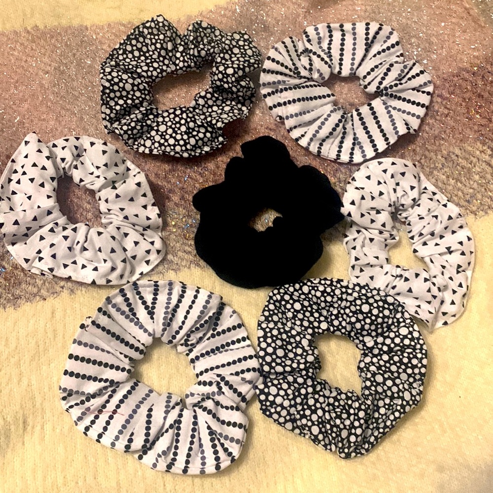 Scrunchies 7-pack black & white - 5”